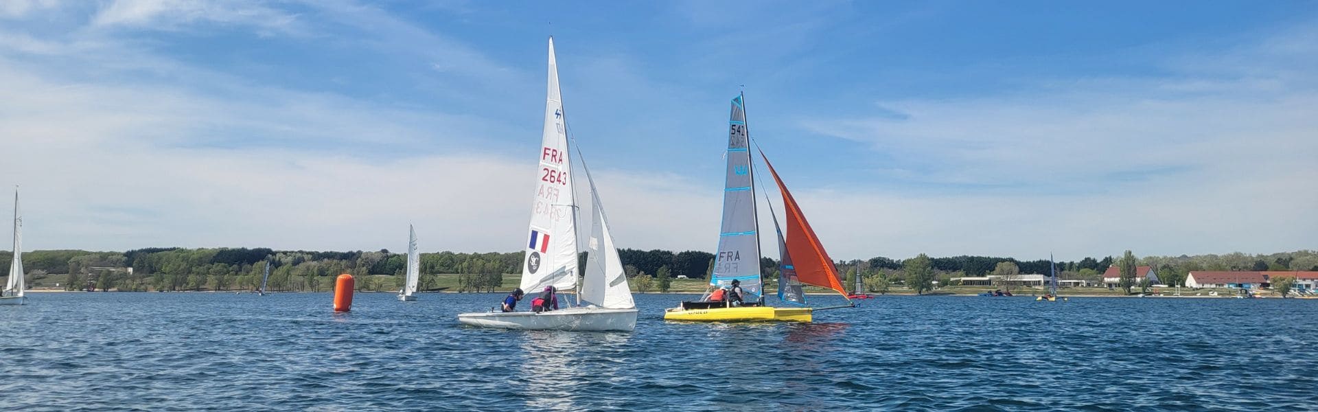 You are currently viewing Régate printanière et ventée au Cercle de la Voile de Moisson-Lavacourt