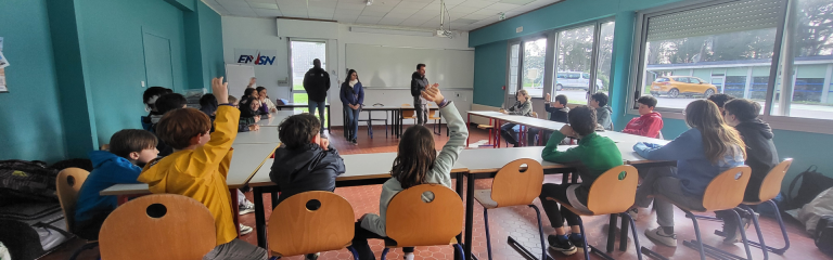 Lire la suite à propos de l’article Stage de printemps 2025, un dimanche à l’École Nationale de Voile et des Sports Nautiques