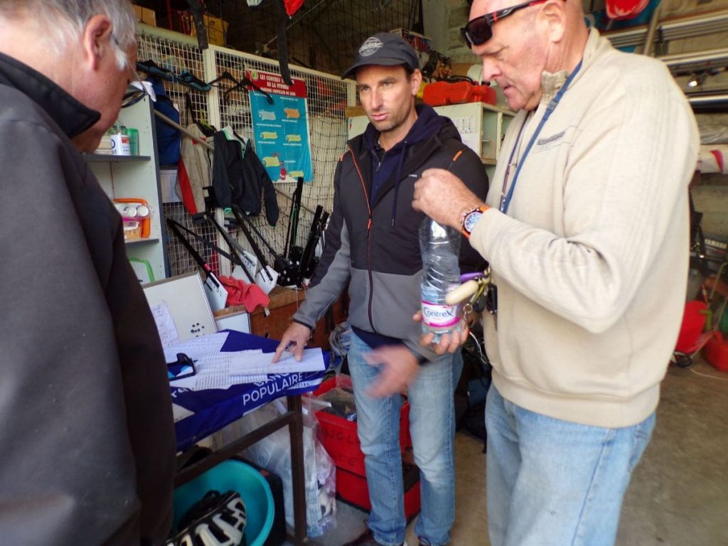 Naviguer entre copains